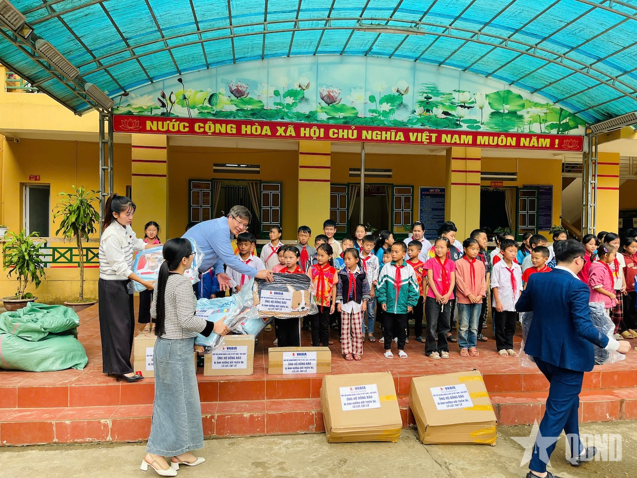 Chương trình “Nghĩa đồng bào, tình Việt - Hàn” ủng hộ đồng bào bị ảnh hưởng bởi thiên tai tại tỉnh Lào Cai